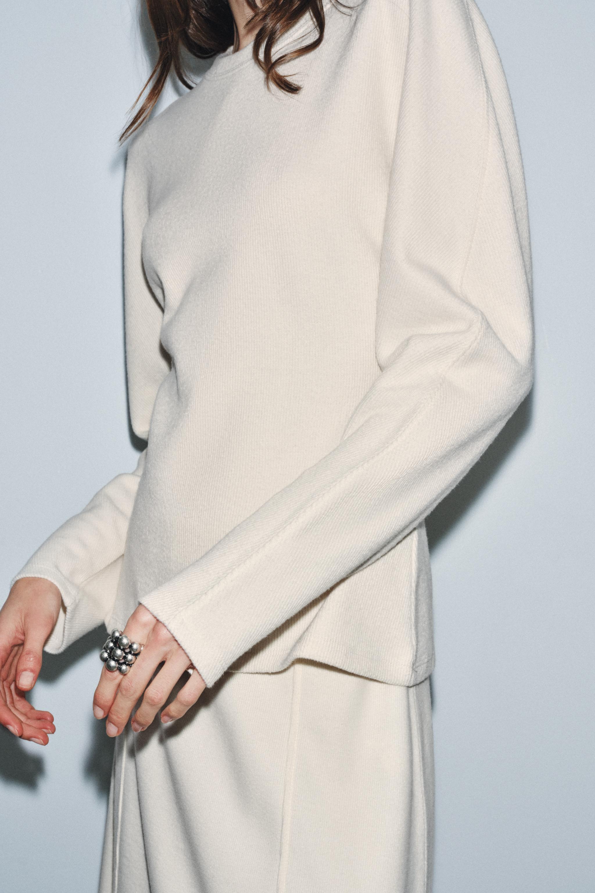 LONG SLEEVE SOFT SWEATSHIRT